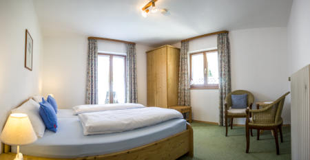 Schlafzimmer 1